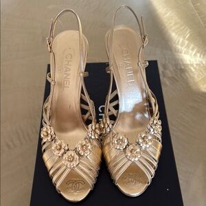 Chanel gold leather sandals with camellias size 10.5 from 2022
